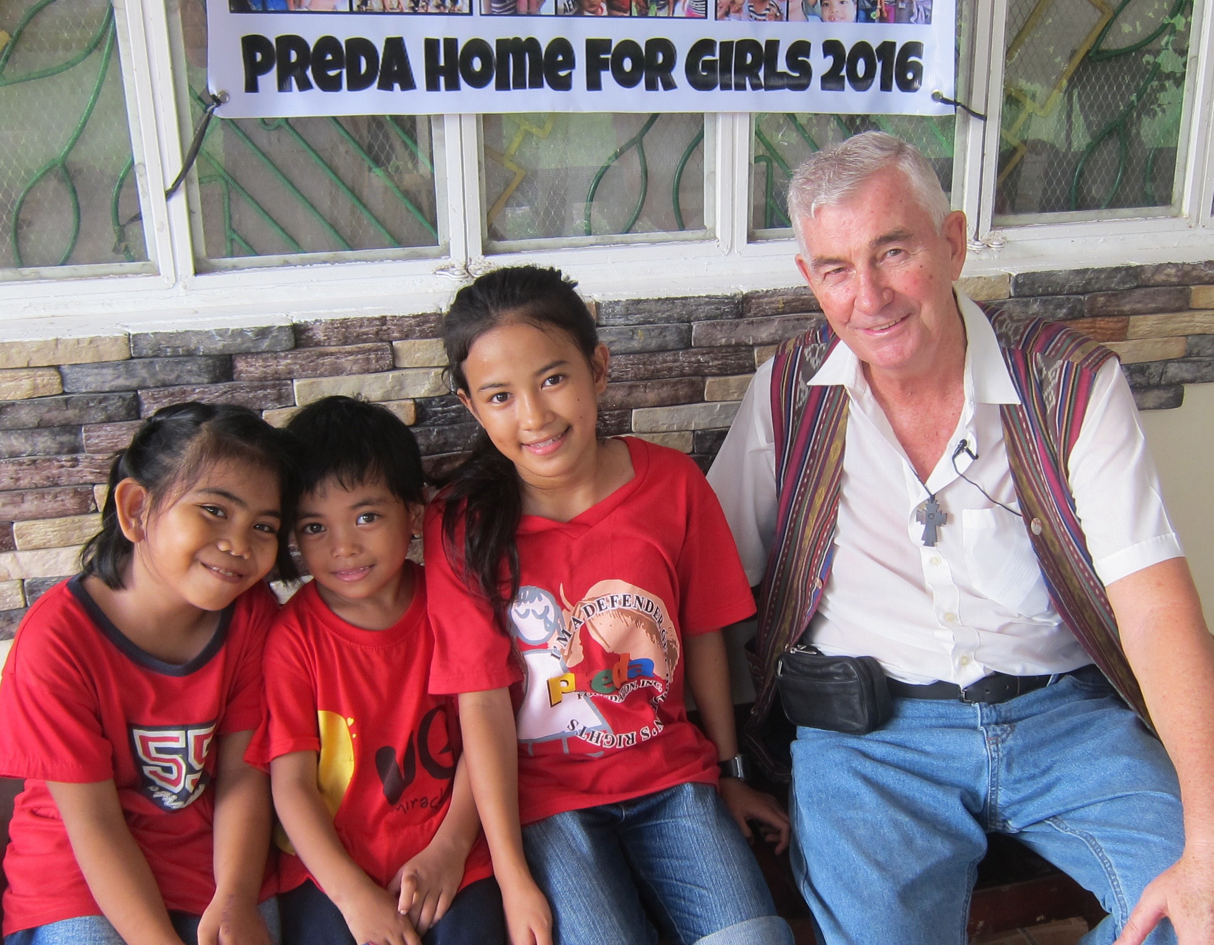 FR SHAY CULLEN WITH SOME Of THE PREDA SCHOOLCHILDREN